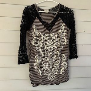 Women’s 3 quarter sleeve shirt